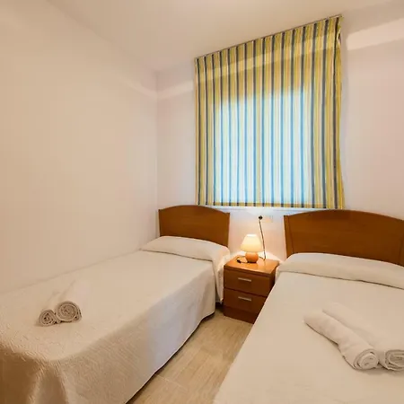 Playa Coral En Marina D'or Apartment *